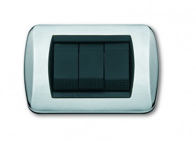 PLACCA LIVING INTERNATIONAL IN METALLO 3 POSTI - CAL
